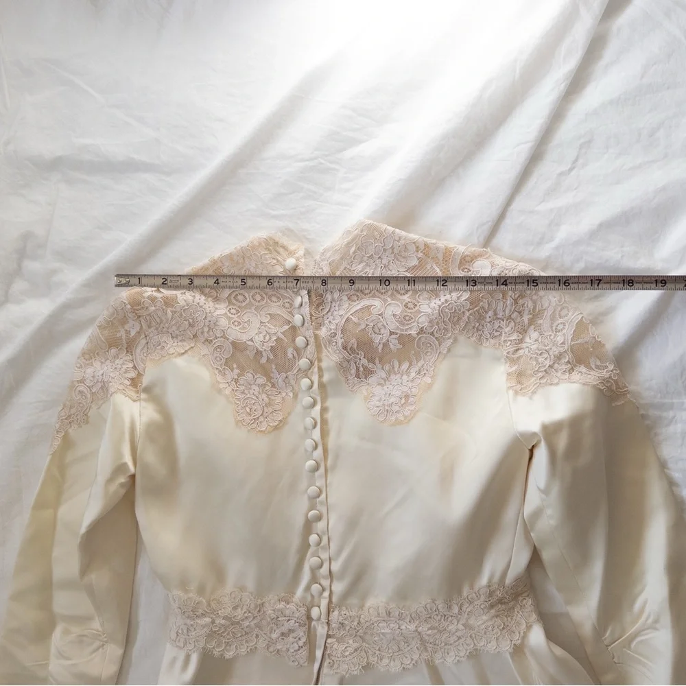 70s Wedding Dress in‎ Champagne with Empire Waist, ~25” and Lace Veil Headpiece